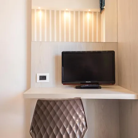Cavour 3*